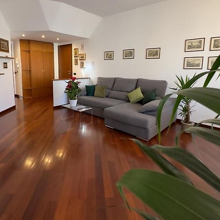 Emeraldway - Bellissimo Appartamento In Zona Sempione-Tre Torri Milano Eksteriør billede