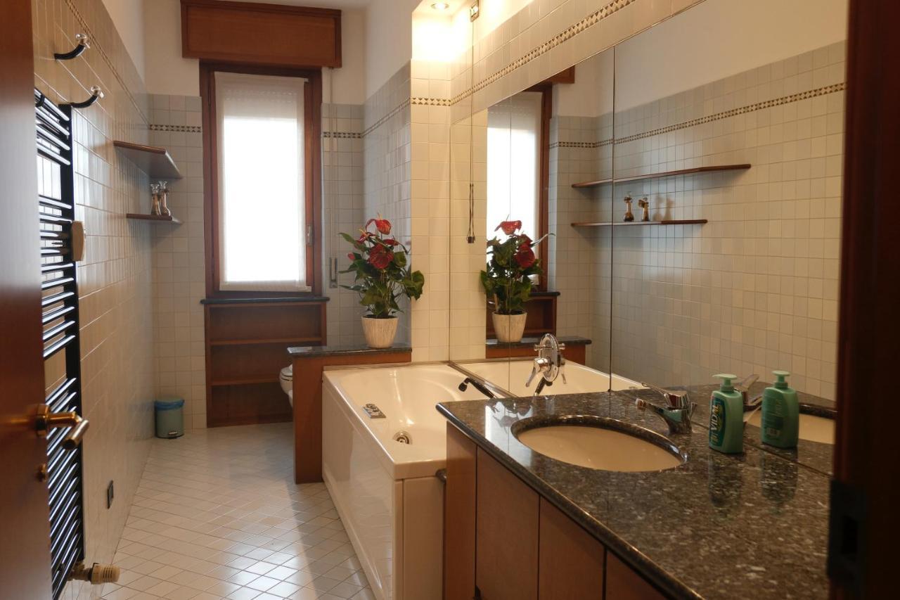 Emeraldway - Bellissimo Appartamento In Zona Sempione-Tre Torri Milano Eksteriør billede