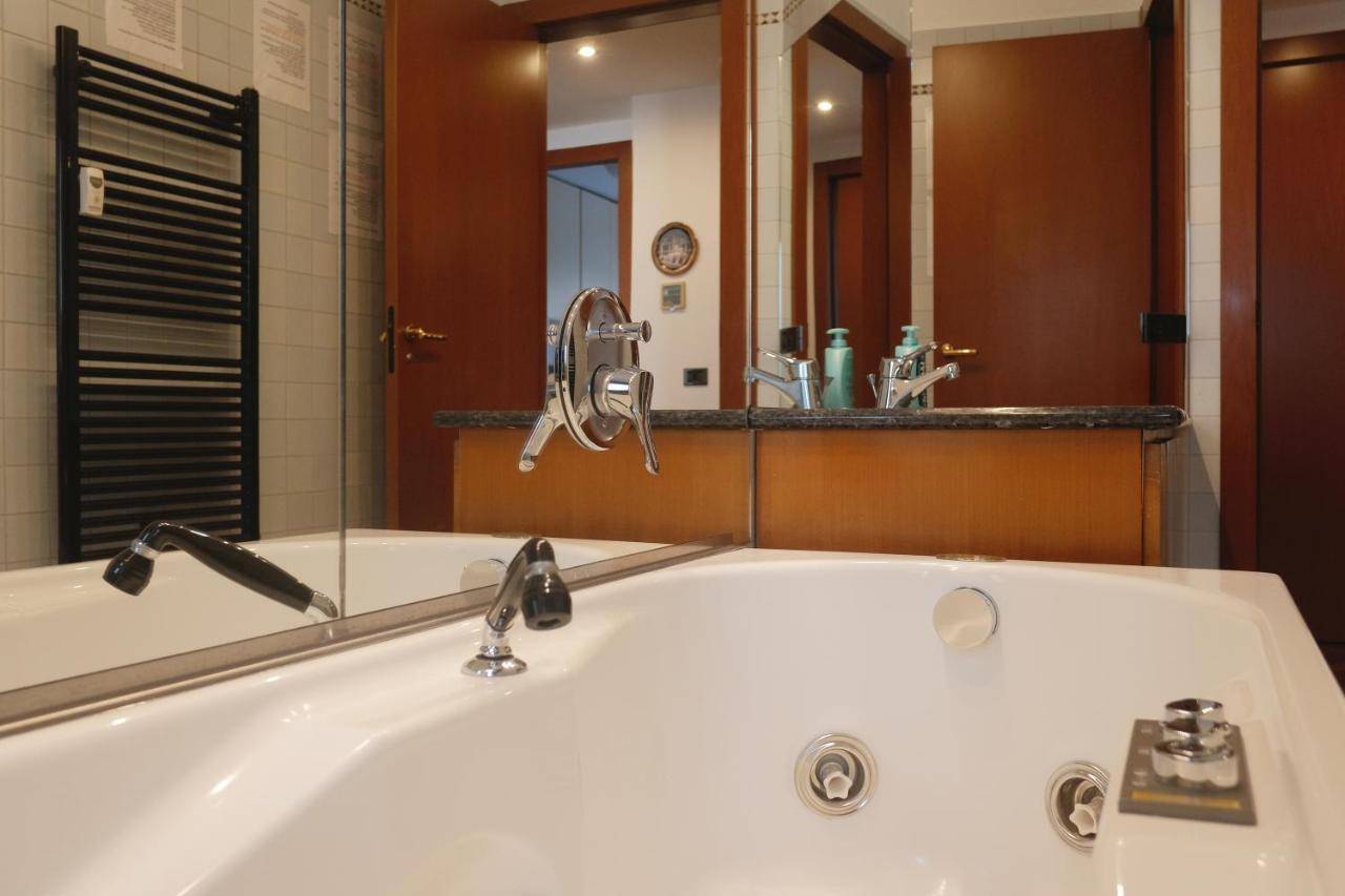 Emeraldway - Bellissimo Appartamento In Zona Sempione-Tre Torri Milano Eksteriør billede